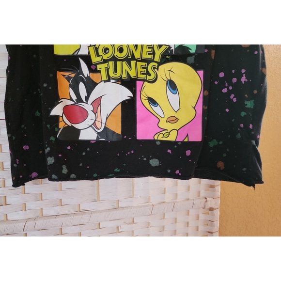Warner Bros Looney Tunes TShirt Black Daffy, Bugs, Tweety, Sylvester Size L - Picture 3 of 4